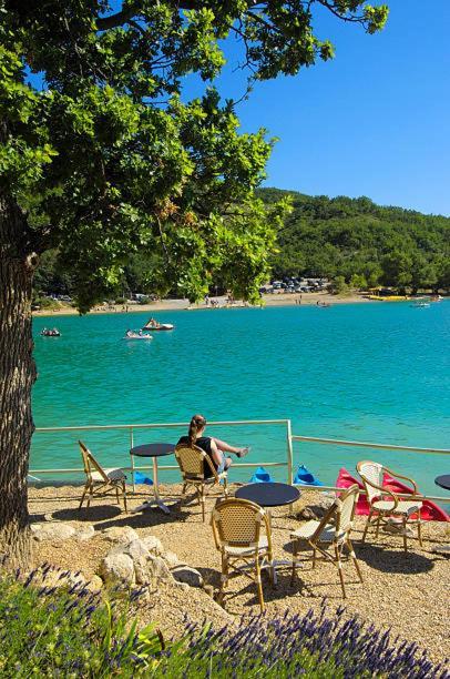 Mobilhome 4/5 P /Gorges Du Verdon / Tout Equipe / / Tout Confort / Refait A Neuf / Lac De Ste Croix A Proximite Сен-Круа-дю-Вердон Екстериор снимка